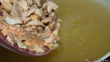 суп с форелью и морским окунем