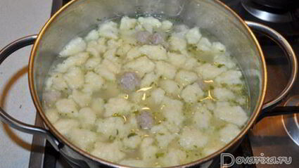 суп с фрикадельками и клецками