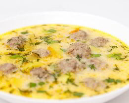 Суп с фрикадельками и сыром