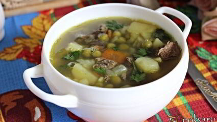 суп с говяжьей печенью и зеленым горошком