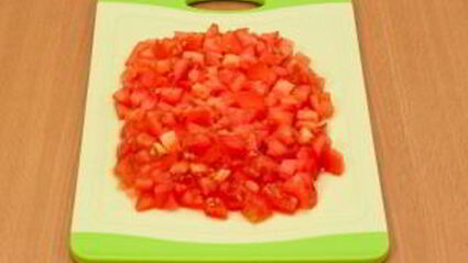 суп с цыпленком, овощами и клецками с зеленью