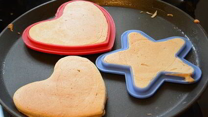 американские панкейки со сметанно-манговым соусом