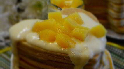 американские панкейки со сметанно-манговым соусом