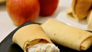 Блинчики с творогом и яблоками