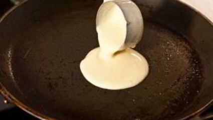 блинчики с творогом в сметане