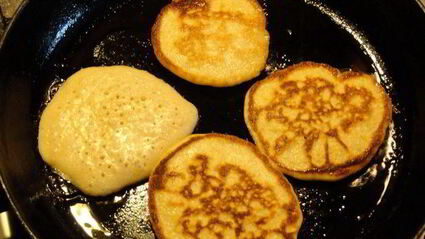 блины на пиве с зеленым горошком