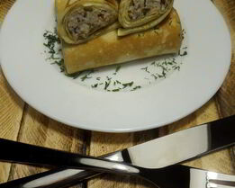 Блины на сыворотке с тунцом и рисом