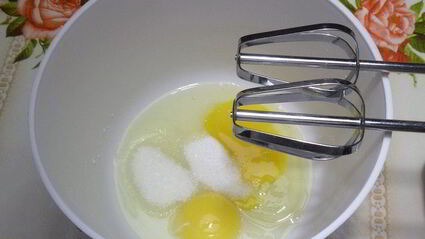 блины на сыворотке с тунцом и рисом