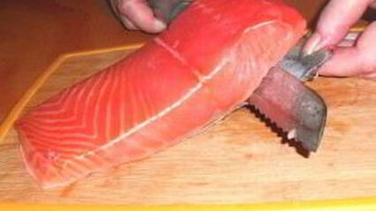 блины с красной рыбой и огурцом