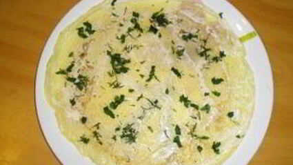 блины с красной рыбой и огурцом