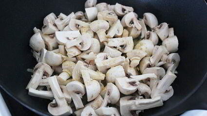 блины с курицей и грибами