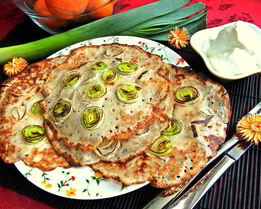 Блины с луковым припеком