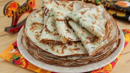 блины с припеком из сыра и зелени