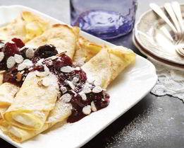 Блины с творогом и изюмом