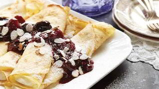 Блины с творогом и изюмом