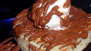 Манные блины с шоколадом к Масленице