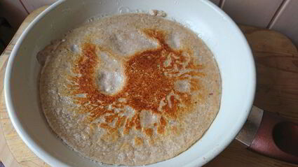 овсяноблин с бананом и арахисовой пастой