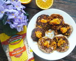 Овсяные блинчики с орехами и мандариновым соусом