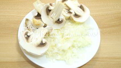 запеченные блины с курицей и грибами