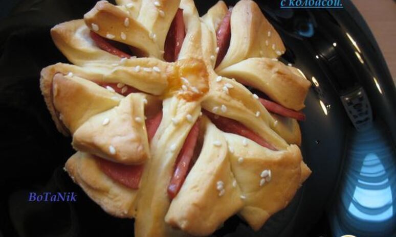 Рецепт булочка-цветок с колбасой