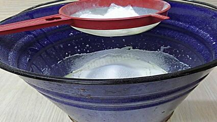 булочки с изюмом и маком на сдобном тесте