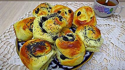 булочки с изюмом и маком на сдобном тесте