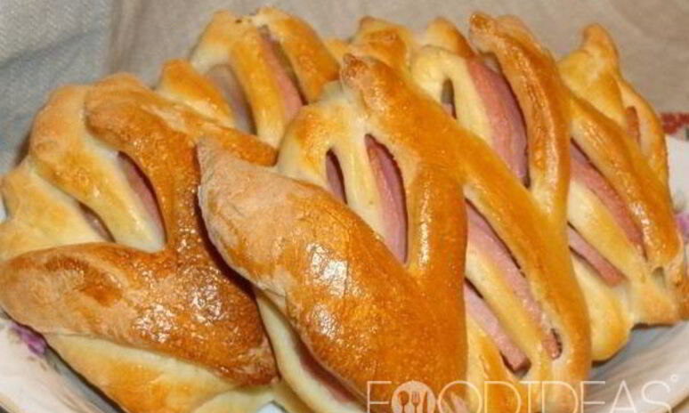 Рецепт булочки с колбасой