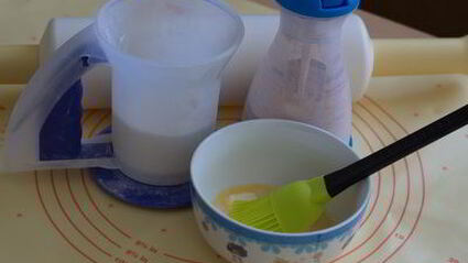 булочки с корицей в сметанной заливке