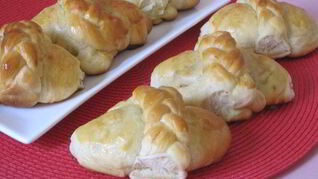 Булочки с начинкой из чернослива и яблок