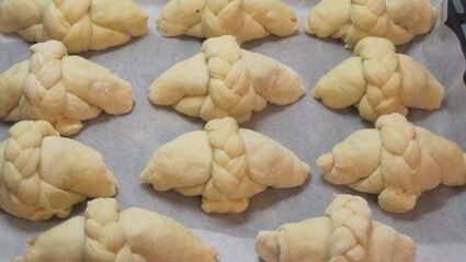 булочки с начинкой из чернослива и яблок