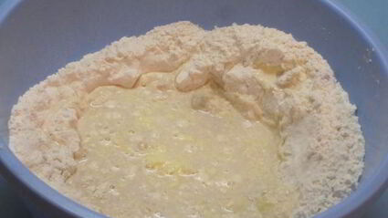 булочки с начинкой из чернослива и яблок