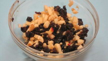 булочки с начинкой из чернослива и яблок