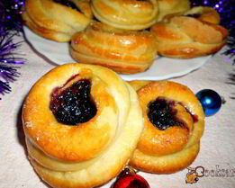 Булочки с вареньем