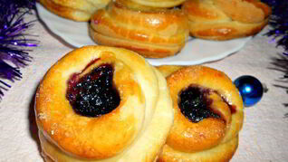 Булочки с вареньем