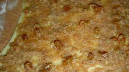 булочки с яблоками, изюмом и сгущенным молоком