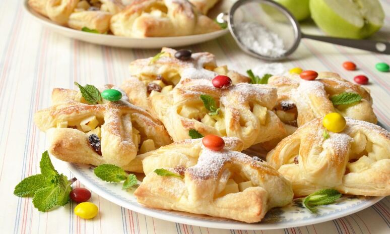 Рецепт булочки с яблоком и корицей