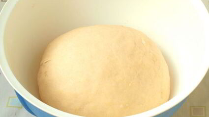 булочки с зеленым соусом