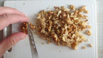 дрожжевые булочки с корицей и сухофруктами на кефире