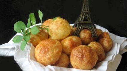 гужеры — крошечные булочки из заварного теста с сыром