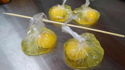 круассан с яйцом пашот