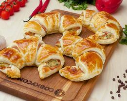 Круассаны с беконом