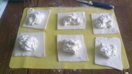 слоеные булочки с творогом