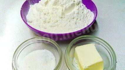 творожная ватрушка с повидлом из дрожжевого теста