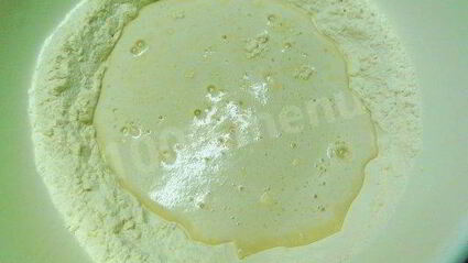 творожная ватрушка с повидлом из дрожжевого теста