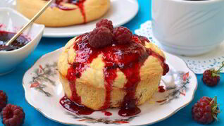 Ватрушки с малиной