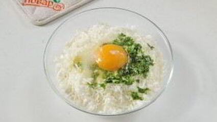 ватрушки с творогом, брынзой и зеленью