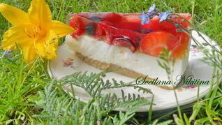 Чизкейк с фруктами и желе