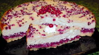 Чизкейк с красной смородиной