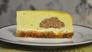 Чизкейк с шоколадной начинкой