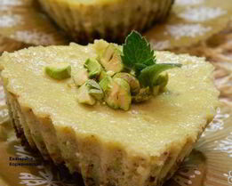 Фисташковые мини-чизкейки